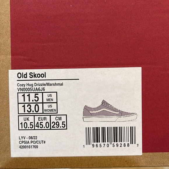 Vans Men’s Old Skool
Cozy Hug Drizzle/Marshmal
VN0005UA6J6
Sneakers - Picture 16 of 16